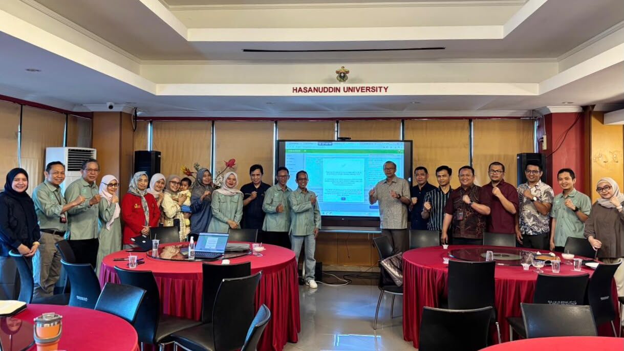 Kebersamaan tim penyusun UI GreenMetric Unhas usai merampungkan final submission UI GreenMetric World University Rankings 2026.